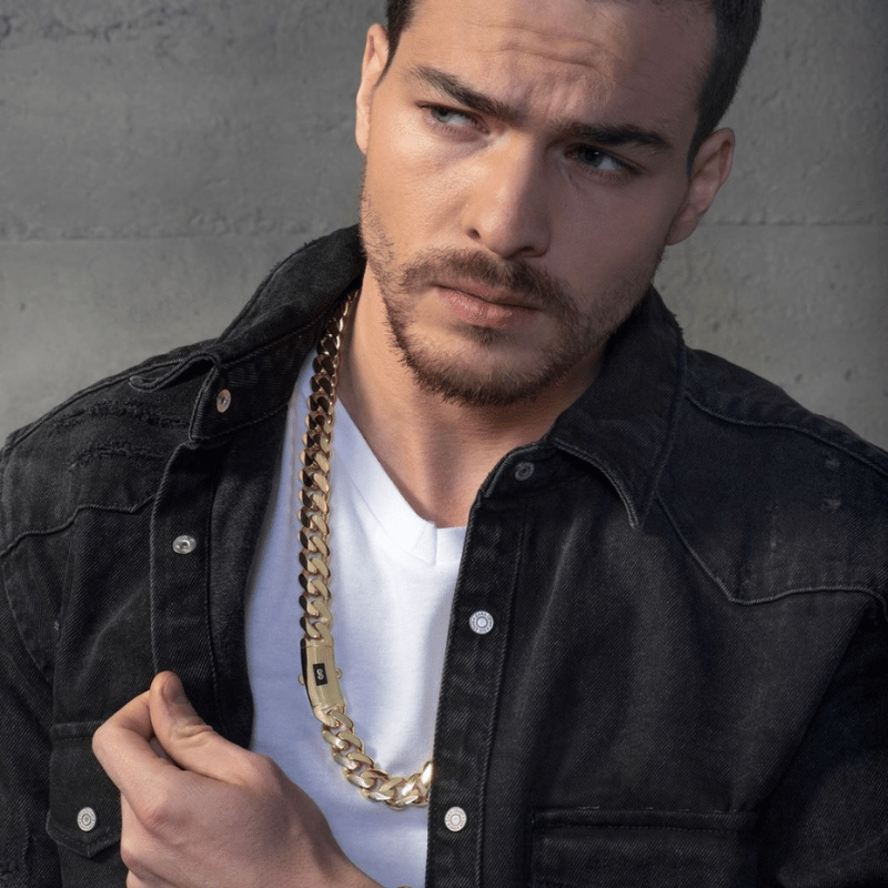 Best gold chain necklace and bracelet gift to buy your boyfriend, fiance or husband, best jewelry gift ideas for him